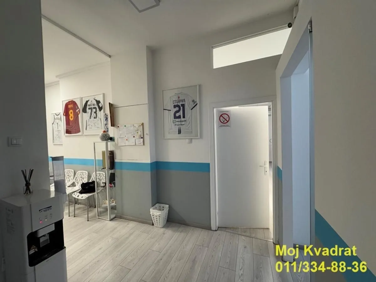 Rent, office space, 136m², Banovo Brdo, Beograd