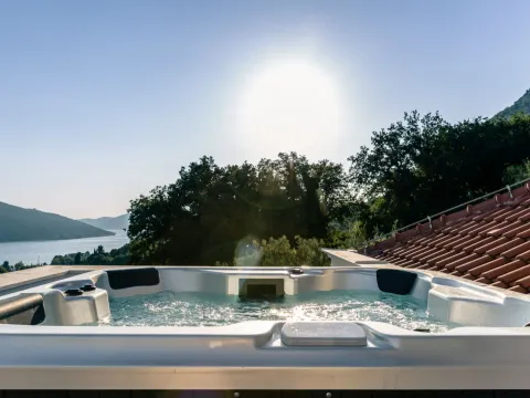 Sale, three bedroom apartment, 133m², Đenovići, Herceg Novi - image 3