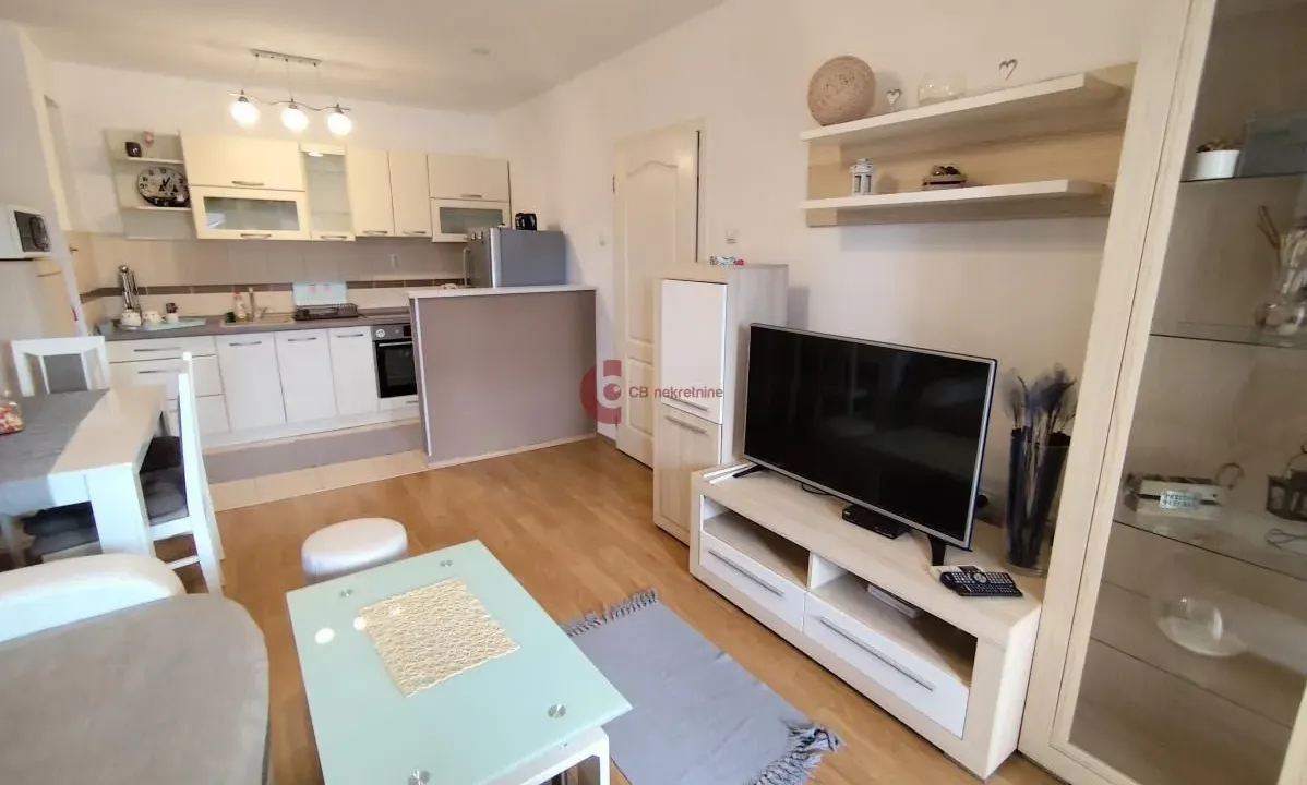 Izdavanje, dvosoban stan, 49m², Železničko Naselje, Subotica