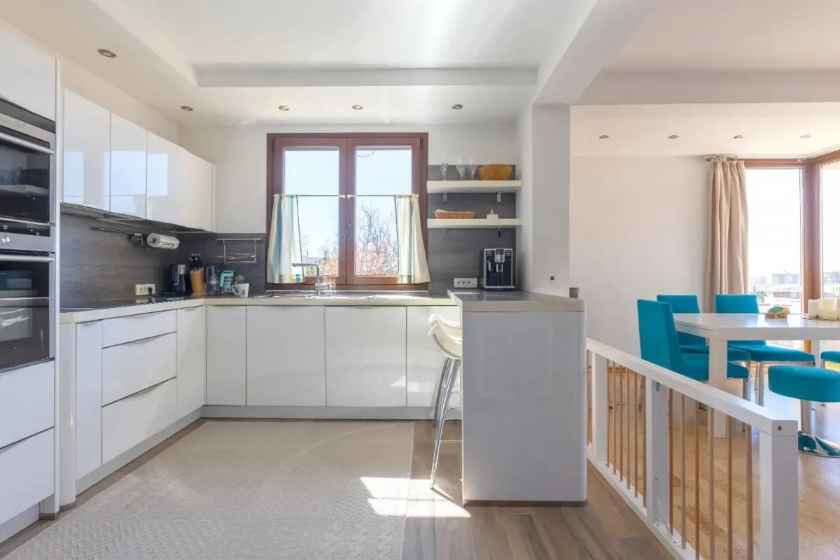 Sale, house, 221m², Bjeliši, Bar