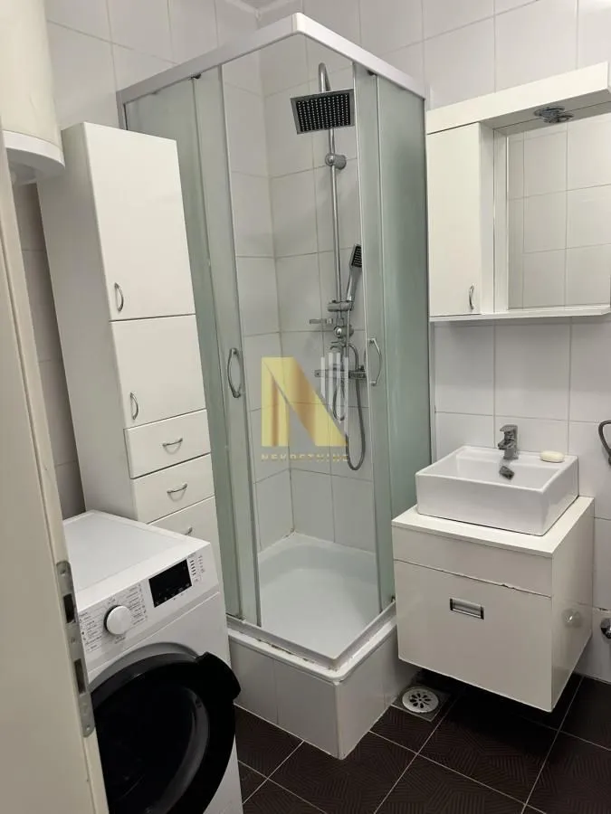 Prodaja, dvosoban stan, 43m², Sajmište, Novi Sad