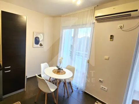 Rent, two bedroom apartment, 80m², Ljubović, Podgorica - image 4