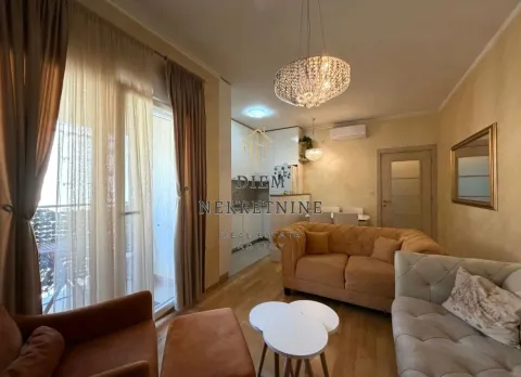 Rent, one bedroom apartment, 44m², Blok 6, Podgorica - image 5