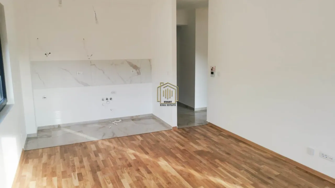 Izdavanje, dvosoban stan, 64m², City Kej, Podgorica