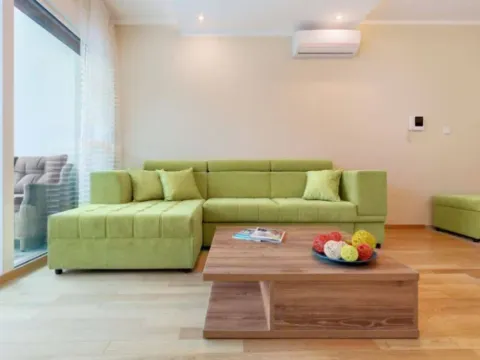 Sale, two bedroom apartment, 63m², Bečići, Budva