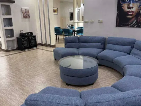 Izdavanje, kuća, 330m², Zeta, Podgorica - image 2