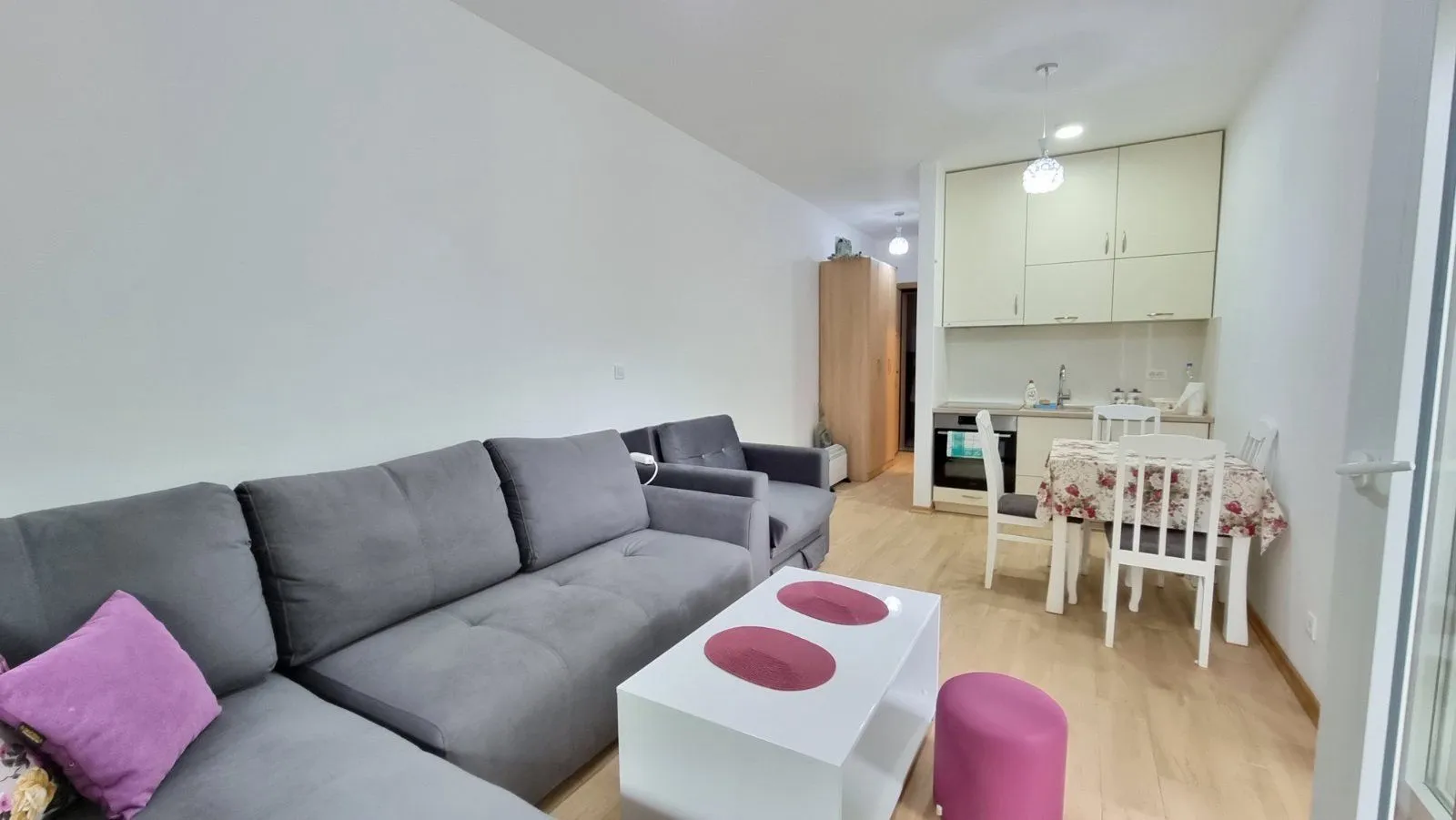 Izdavanje, garsonjera, 30m², Budva, Crna Gora