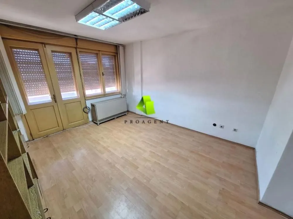 Rent, office space, 67m², Medijana, Niš