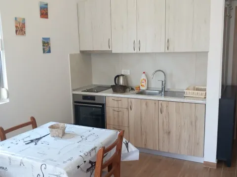 Izdavanje, jednosoban stan, 45m², Kumbor, Herceg Novi - image 7