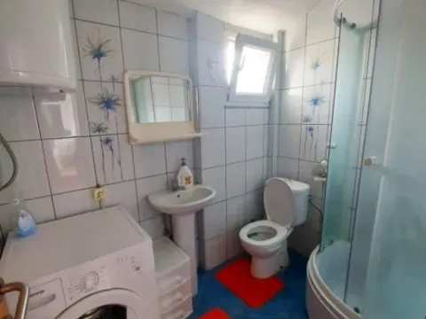 Izdavanje, jednosoban stan, 55m², Tološi, Podgorica - image 10