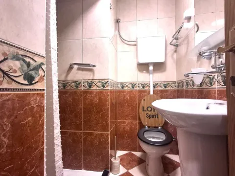 Izdavanje, stan, 115m², Momišići, Podgorica - image 11