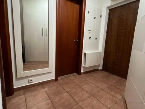 Izdavanje, jednosoban stan, 52m², Centar, Nikšić - image 6