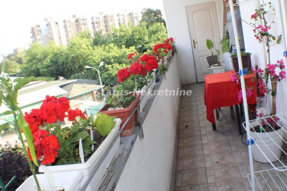Prodaja, dvosoban stan, 77m², Grbavica, Novi Sad Sve Podlokacije