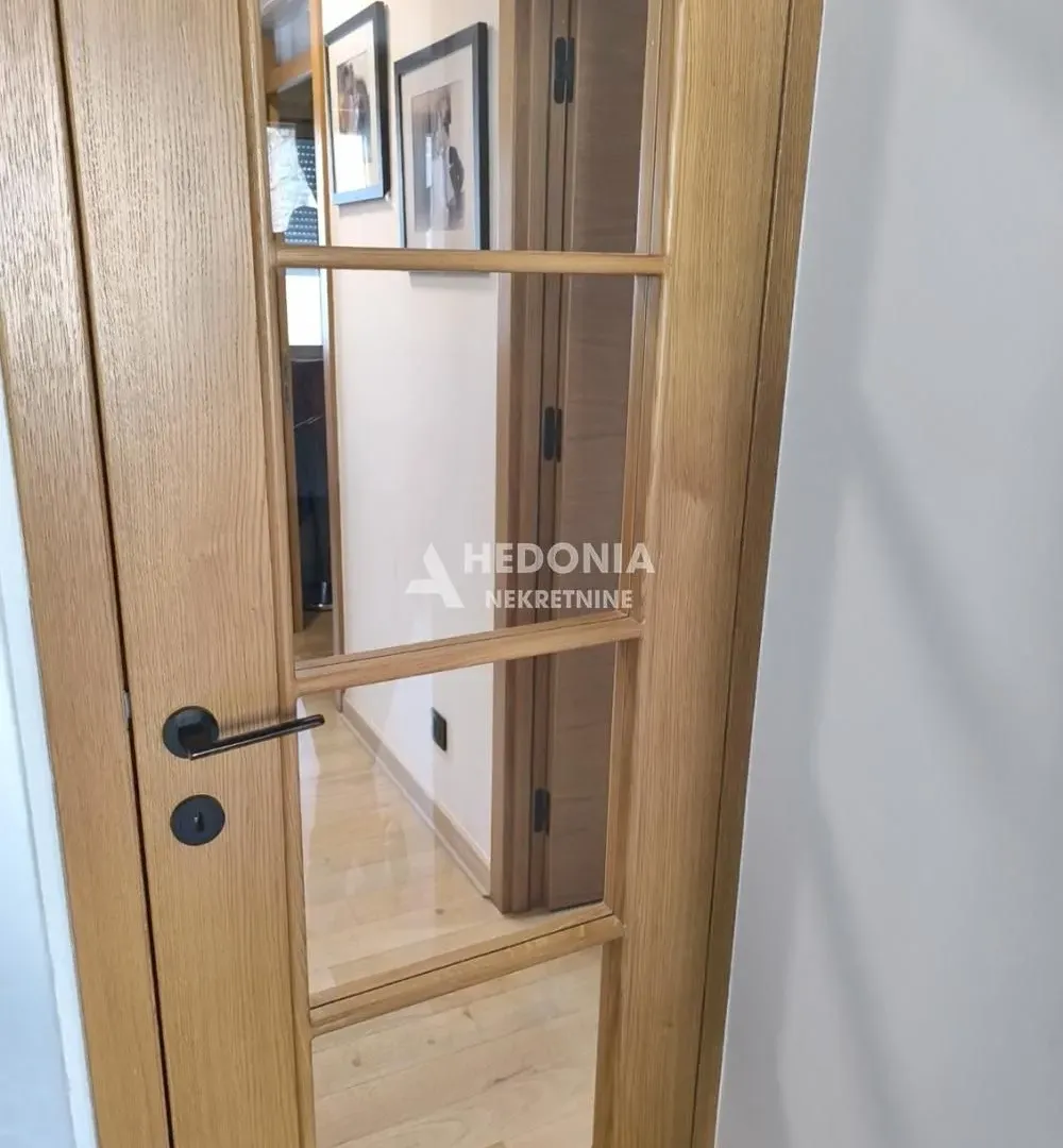 Sale, four bedroom apartment, 74m², Stari Grad, Beograd