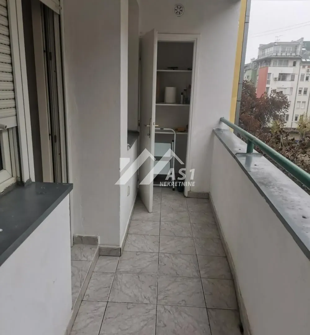 Izdavanje, jednosoban stan, 44m², Grbavica, Novi Sad Sve Podlokacije