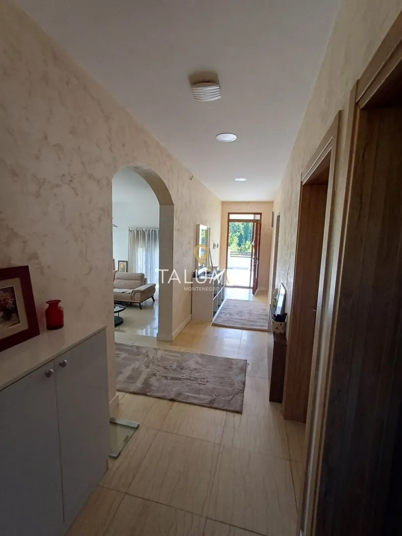 Rent, house, 120m², Velje Brdo, Podgorica