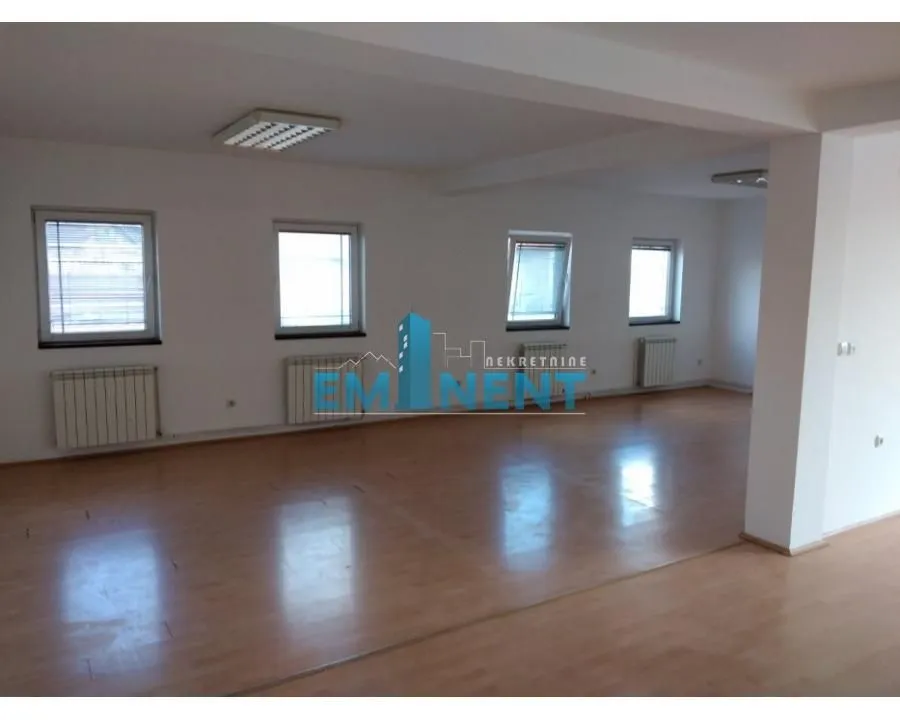 Izdavanje, poslovni prostor, 140m², Altina, Beograd