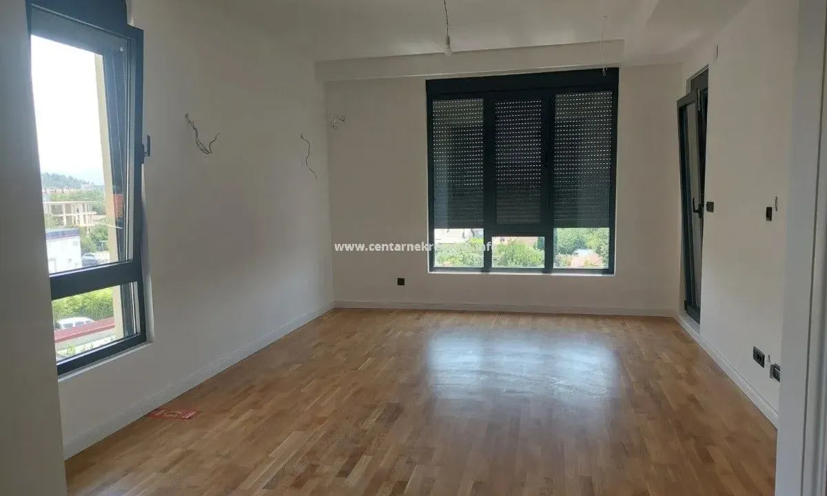 Rent, office space, 108m², City Kvart, Podgorica
