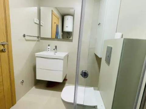 Izdavanje, jednosoban stan, 45m², New City, Podgorica - image 3