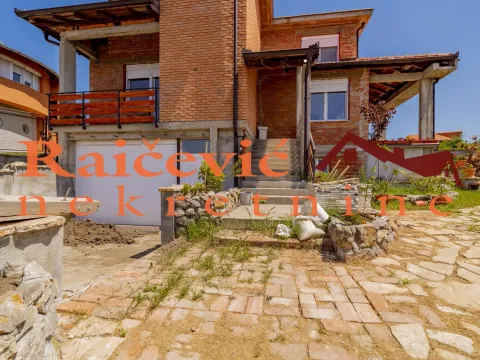 Sale, house, 320m², Voždovac Sve Podlokacije, Beograd - image 3