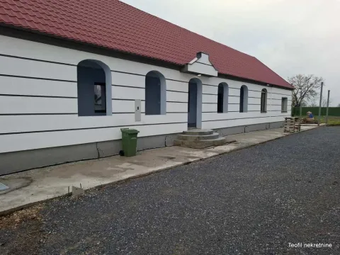 Prodaja, kuća, 200m², Karlovčić, Pećinci - image 2