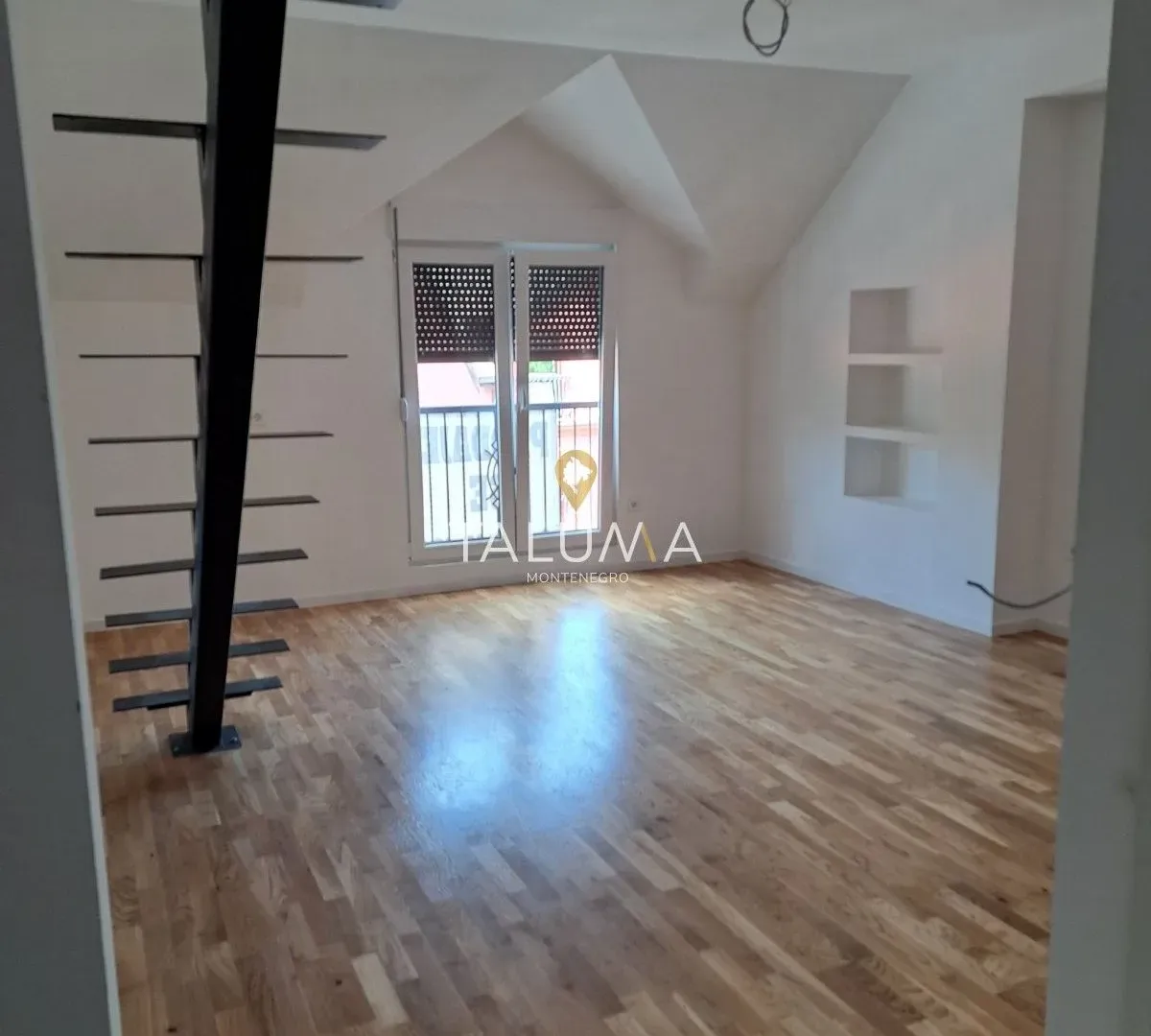 Prodaja, dvosoban stan, 61m², Centar, Cetinje