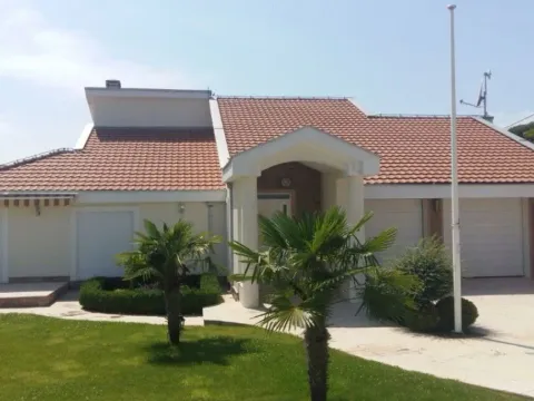 Prodaja, kuća, 250m², Donji Kokoti, Podgorica - image 12