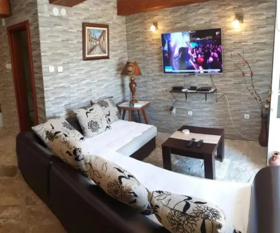 Rent, house, 170m², Kostanjica, Kotor