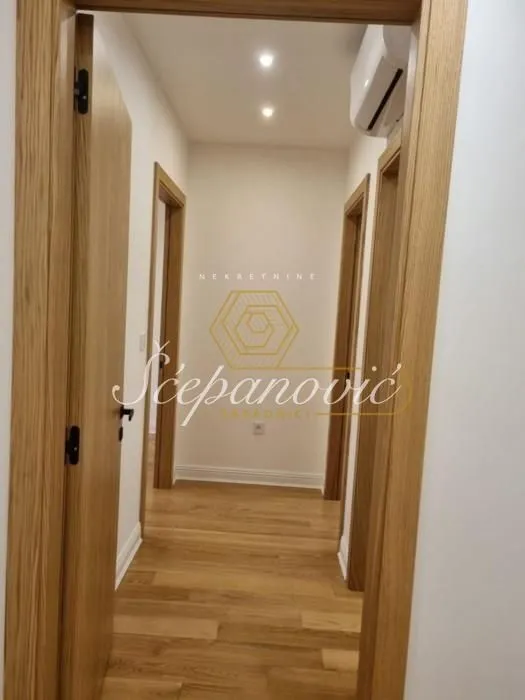 Prodaja, četvorosoban stan, 92m², Adamovićevo Naselje, Novi Sad Sve Podlokacije