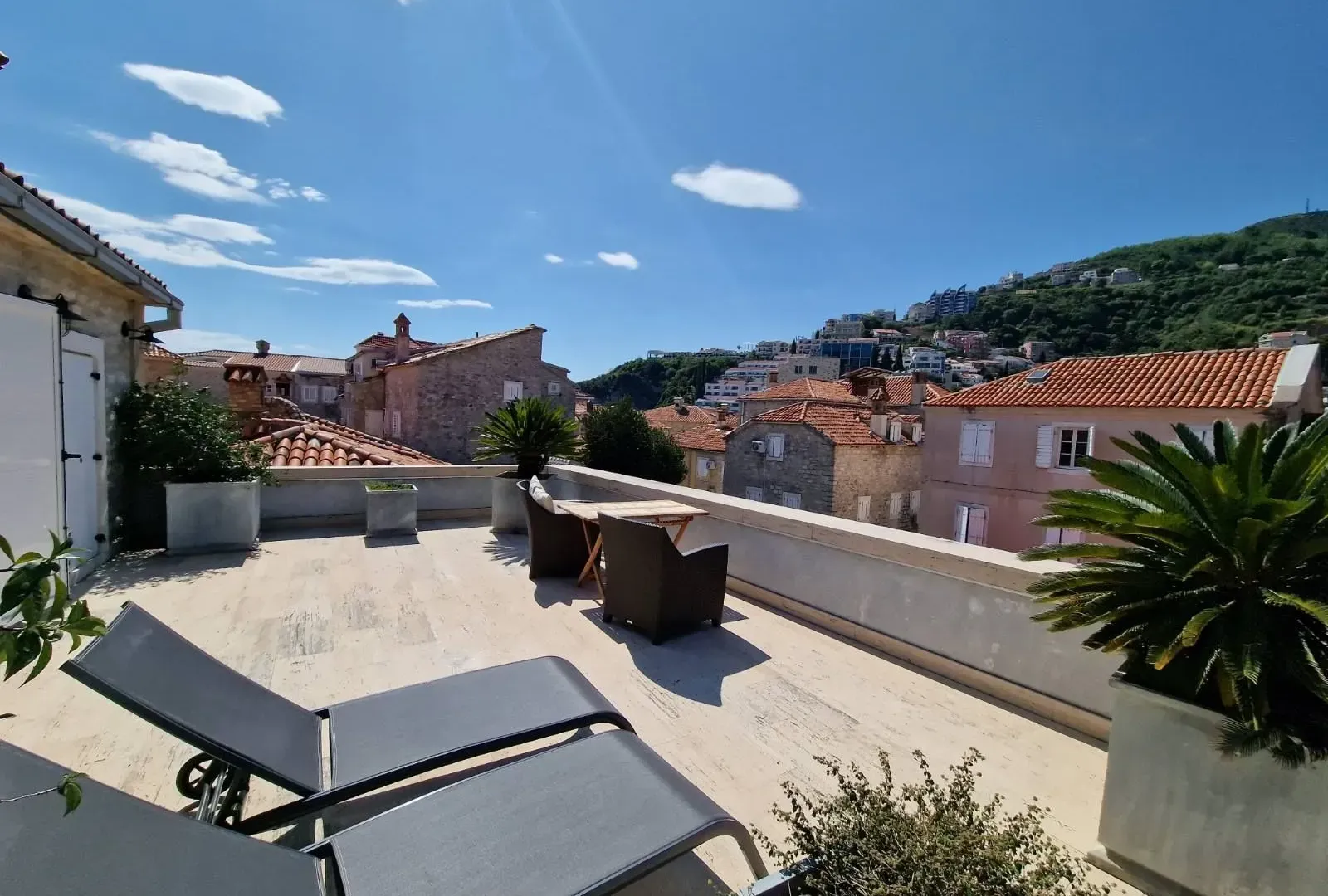Prodaja, trosoban stan, 192m², Stari Grad, Budva