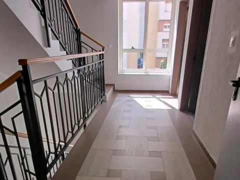 Izdavanje, stan, 40m², Central Point, Podgorica - image 9