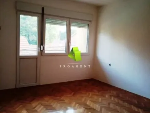 Izdavanje, trosoban stan, 90m², Palilula, Niš