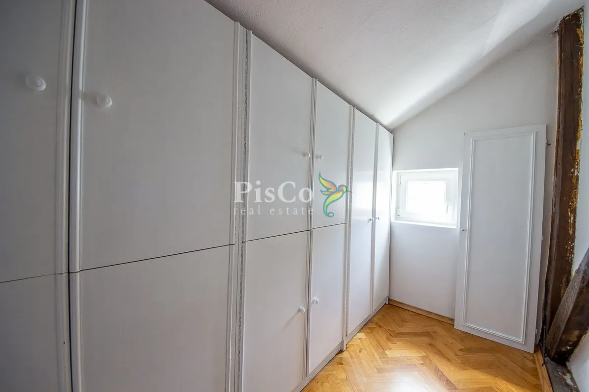 Izdavanje, kuća, 700m², Zagorič, Podgorica