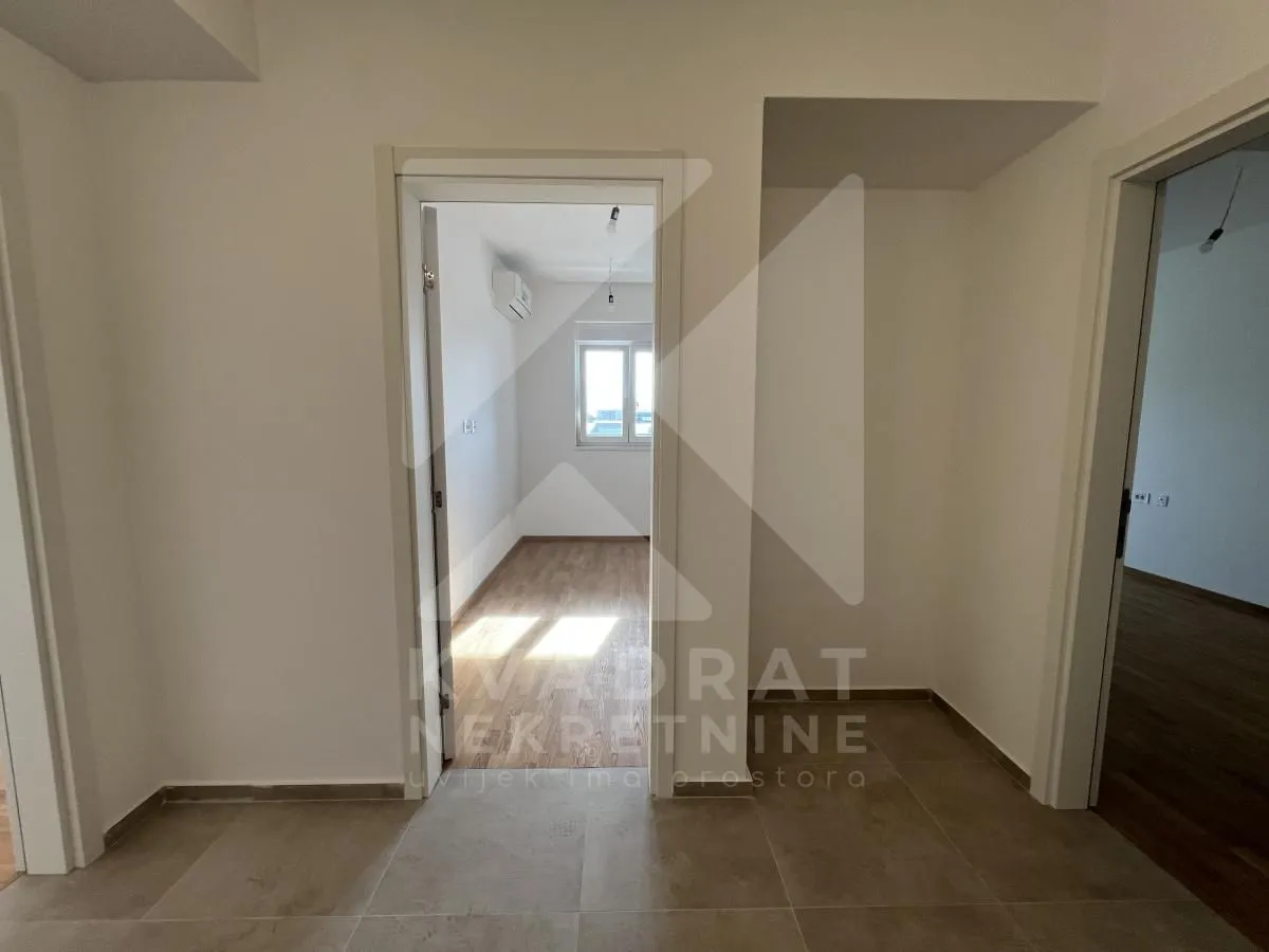 Prodaja, trosoban stan, 104m², Stari Aerodrom, Podgorica