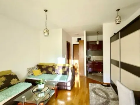 Izdavanje, garsonjera, 36m², City Kvart, Podgorica - image 3