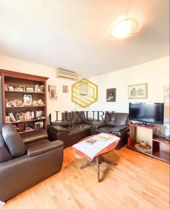 Prodaja, dvosoban stan, 77m², Blok 5, Podgorica