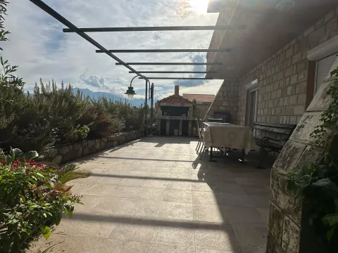 Izdavanje, kuća, 180m², Krašići, Tivat - image 4