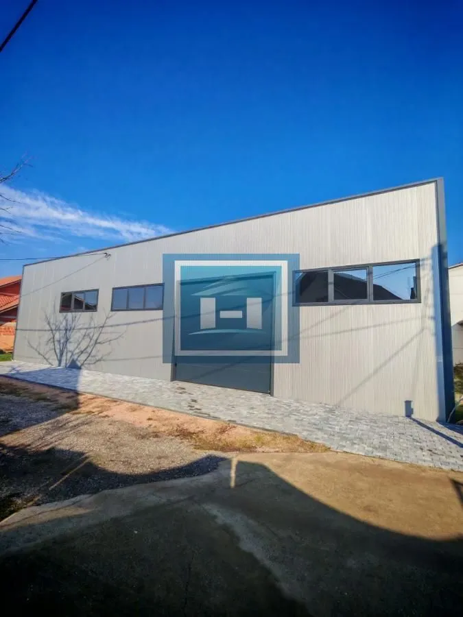Rent, office space, 360m², Gloždak, Paraćin