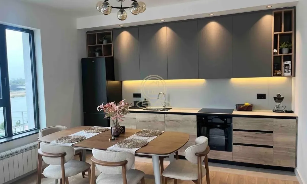 Izdavanje, trosoban stan, 80m², Savski Venac, Beograd