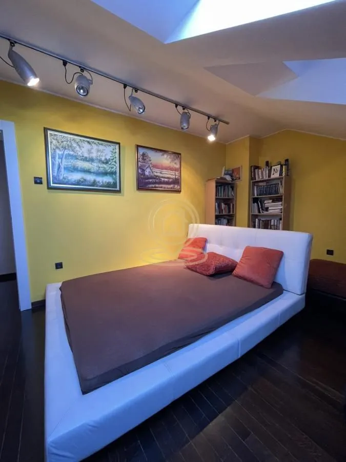 Izdavanje, stan, 310m², Grbavica, Novi Sad Sve Podlokacije