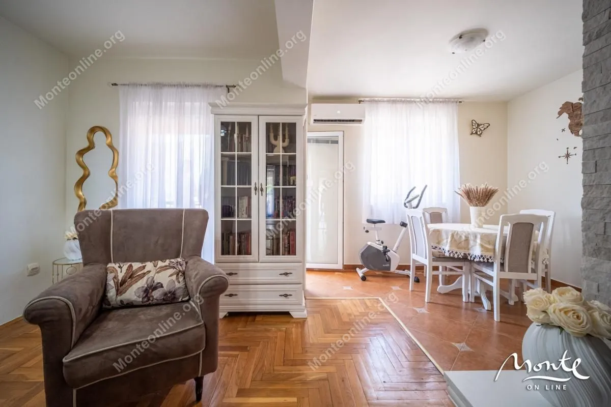 Sale, three bedroom apartment, 88m², Dobrota, Kotor