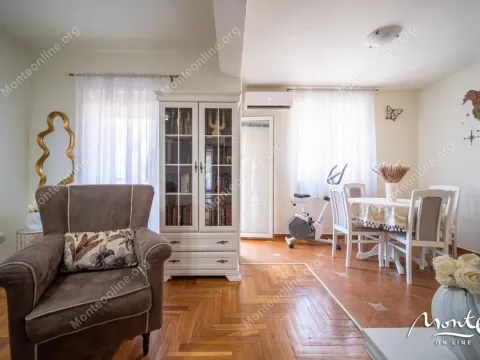 Sale, three bedroom apartment, 88m², Dobrota, Kotor - image 8