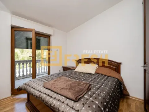 Izdavanje, trosoban stan, 140m², Gorica C, Podgorica - image 12