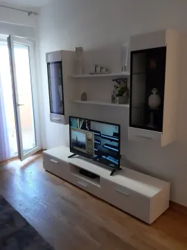 Rent, one bedroom apartment, 43m², City Kej, Podgorica - image 2