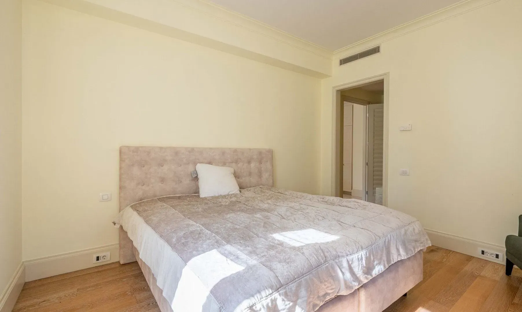 Rent, two bedroom apartment, 124m², Porto Montenegro, Tivat