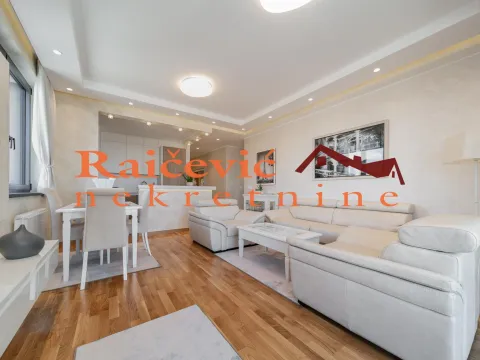 Izdavanje, trosoban stan, 90m², Savski Venac, Beograd - image 2