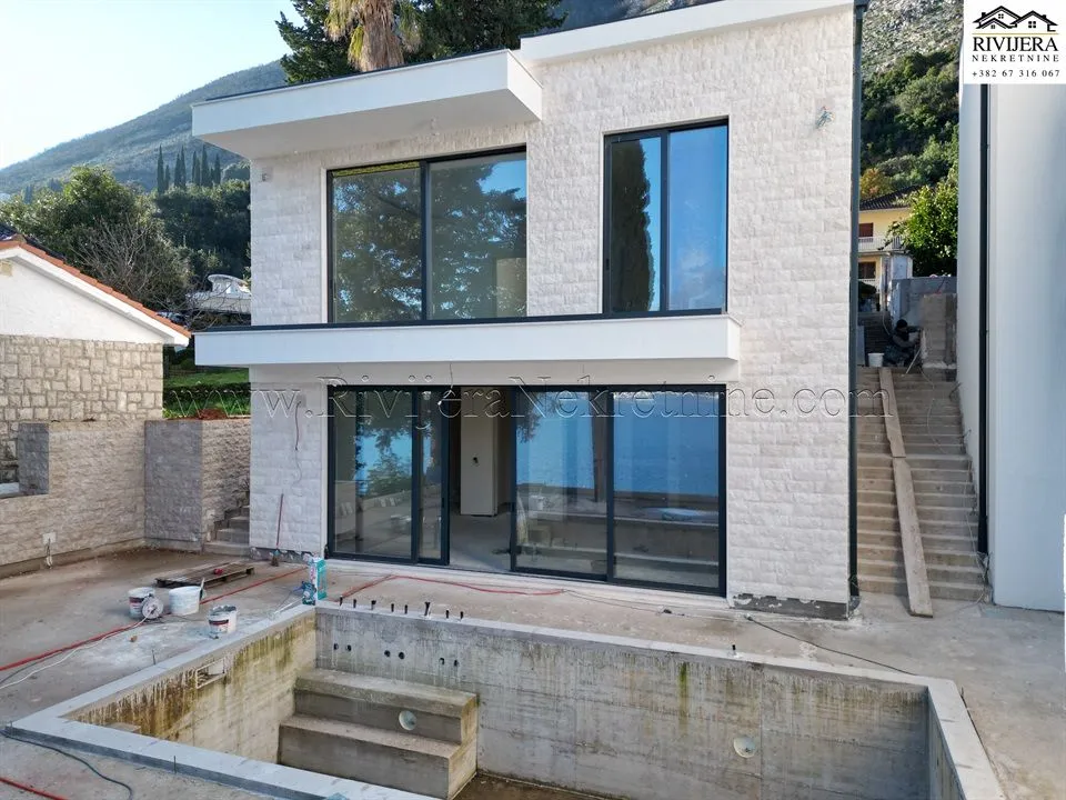 Prodaja, kuća, 237m², Njivice, Herceg Novi