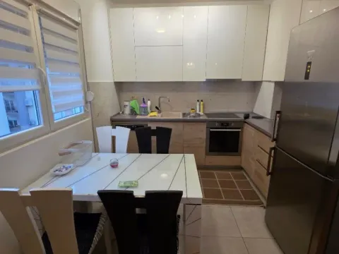 Izdavanje, dvosoban stan, 72m², Blok 9, Podgorica - image 10