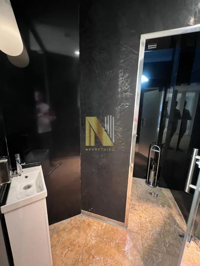 Rent, office space, 360m², Centar, Novi Sad