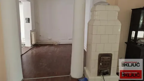 Izdavanje, četvorosoban stan, 103m², Centar, Novi Sad - image 4